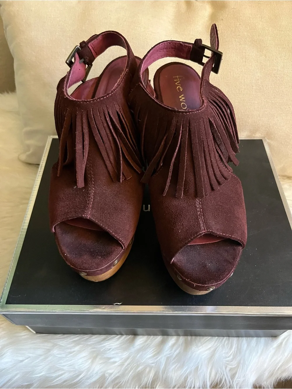 Five Worlds burgundy suede